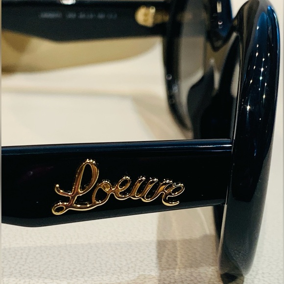 New LOEWE Sunglasses - Picture 13 of 13